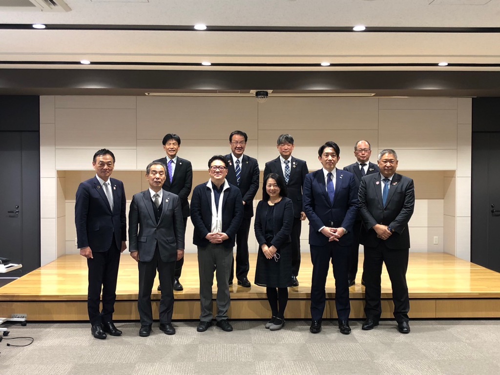 9市町村長集合写真